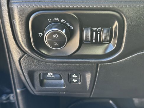 Used 2020 RAM 1500 Limited w/ Black Appearance Package image 37