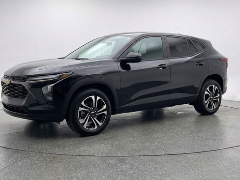 Used 2025 Chevrolet Equinox LT image 3