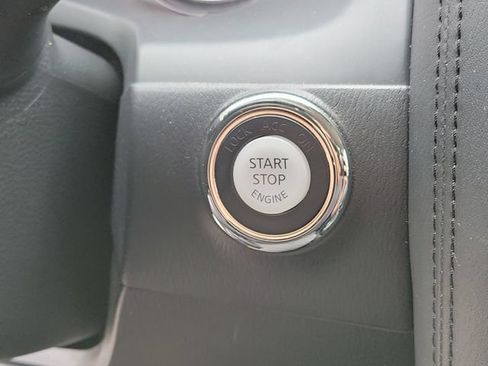 Used 2024 Nissan Armada SV AWD/4WD image 13