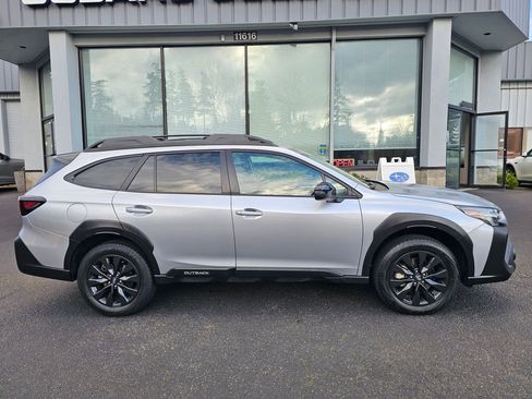 Used 2023 Subaru Outback Onyx Edition image 8