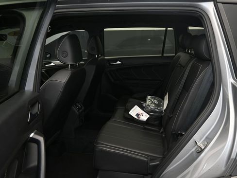 Used 2024 Volkswagen Tiguan SE R-Line image 15