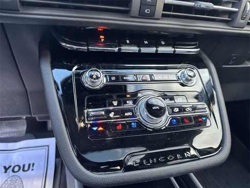 Used 2021 Lincoln Corsair Reserve w/ Equipment Group 201A image 20