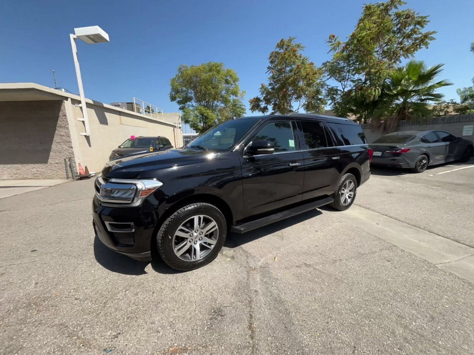 Used 2024 Ford Expedition Max Limited AWD/4WD image 7