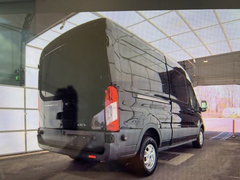 Used 2015 Ford Transit 250 148 Medium Roof image 20