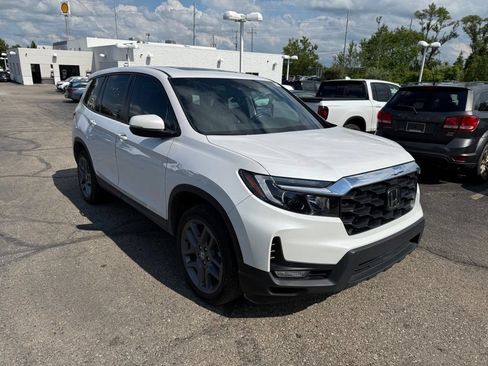 Used 2023 Honda Passport EX-L image 4