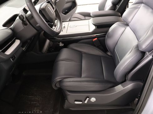New 2025 Lincoln Navigator Reserve w/ Jet Appearance Package AWD/4WD image 12
