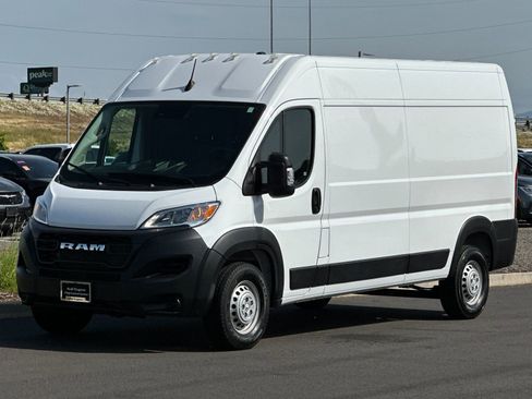 Used 2024 RAM ProMaster 2500 FWD image 7