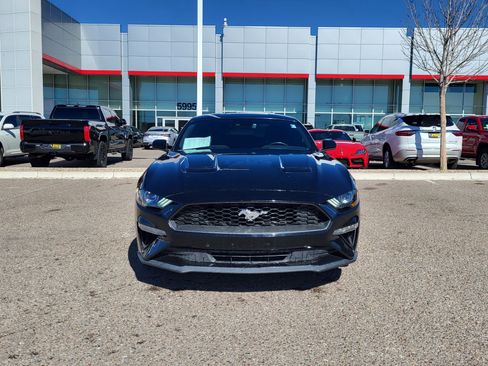 Used 2022 Ford Mustang Coupe image 8