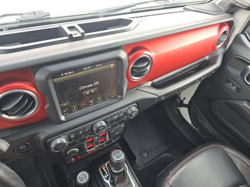 Used 2018 Jeep Wrangler Unlimited Rubicon image 34