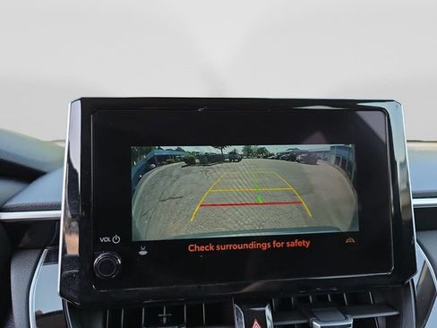 Used 2023 Toyota Corolla Cross XLE FWD image 19