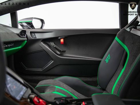 Used 2023 Lamborghini Huracan Tecnica image 33