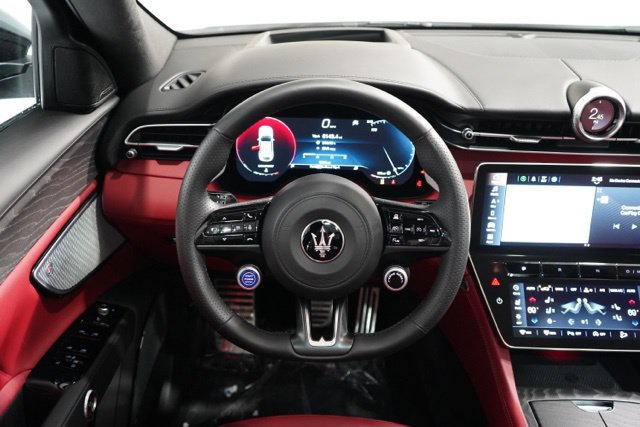 Used 2025 Maserati Grecale Modena AWD/4WD image 11