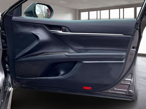 Used 2024 Toyota Camry SE image 28