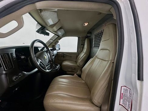 Used 2021 Chevrolet Express 3500 w/ Driver Convenience Package image 18
