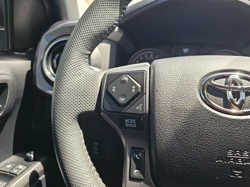 Used 2021 Toyota Tacoma TRD Pro AWD/4WD image 32
