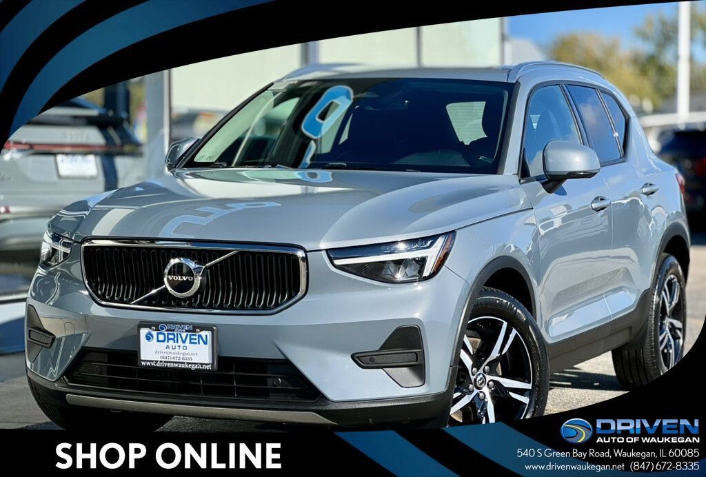 Used 2023 Volvo XC40 B5 Core w/ Convenience Package AWD/4WD image 1