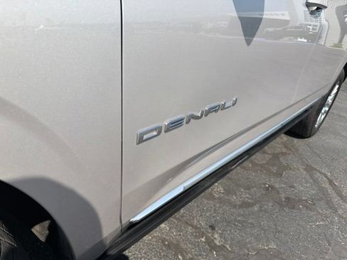 Used 2022 GMC Yukon XL Denali w/ Max Trailering Package AWD/4WD image 22