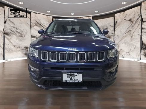Used 2018 Jeep Compass Latitude w/ Popular Equipment Group AWD/4WD image 2