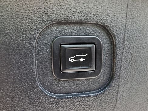 Used 2017 GMC Terrain Denali w/ Cargo Package AWD/4WD image 30