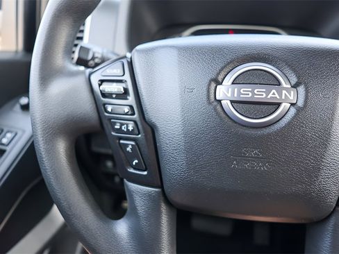 Used 2023 Nissan Frontier SV image 13