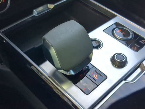 Used 2023 Land Rover Range Rover SE image 34