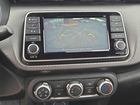 Used 2020 Nissan Kicks S image 25