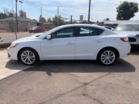 Used 2018 Acura ILX image 2