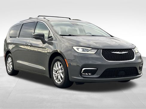 Used 2021 Chrysler Pacifica Touring-L image 34