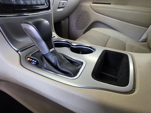 Used 2019 Jeep Grand Cherokee Limited w/ Luxury Group II RWD image 27