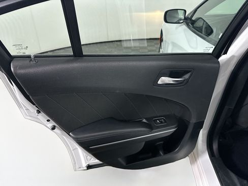 Used 2022 Dodge Charger SXT RWD image 25