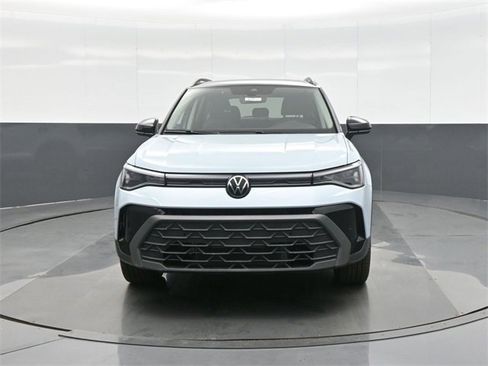 New 2026 Volkswagen Taos SE image 2