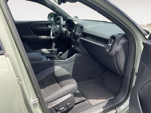Certified 2023 Volvo XC40 Recharge Ultimate AWD/4WD image 13