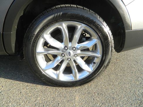 Used 2013 Ford Explorer XLT image 28