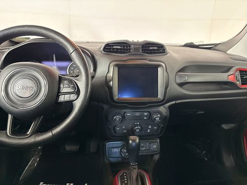 Used 2022 Jeep Renegade Trailhawk image 22