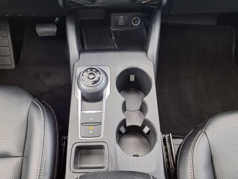 Used 2025 Ford Escape Platinum AWD/4WD image 33