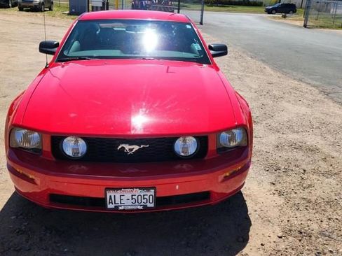 Used 2007 Ford Mustang GT Premium RWD image 2