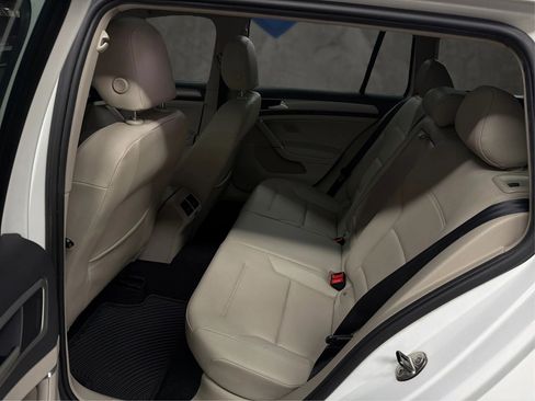 Used 2015 Volkswagen Golf TDI SE image 30