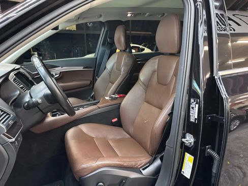 Used 2019 Volvo XC90 T6 Momentum w/ Advanced Package AWD/4WD image 9