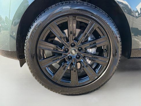 Used 2025 Land Rover Range Rover SE AWD/4WD image 40