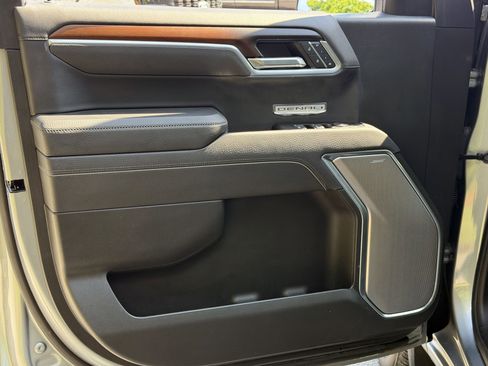Used 2025 GMC Sierra 1500 Denali AWD/4WD image 4