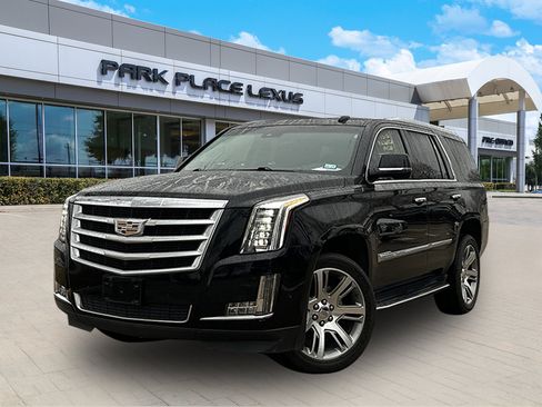 Used 2017 Cadillac Escalade Luxury image 3
