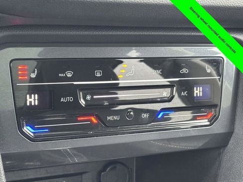 Used 2022 Volkswagen Tiguan SE image 17