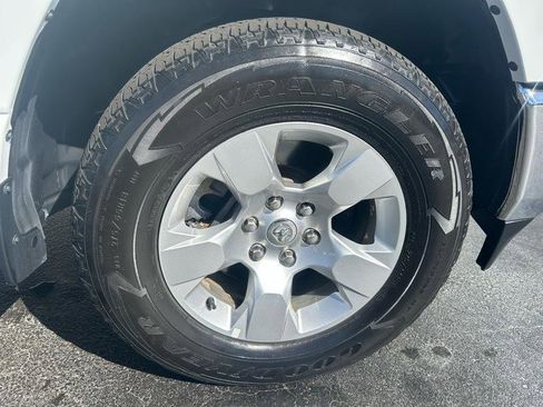 Used 2020 RAM 1500 Big Horn AWD/4WD image 34