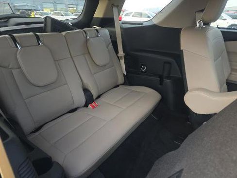 Used 2023 Ford Explorer XLT w/ Equipment Group 202A image 7