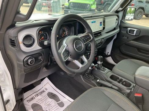 Certified 2025 Jeep Wrangler Unlimited Sahara AWD/4WD image 15