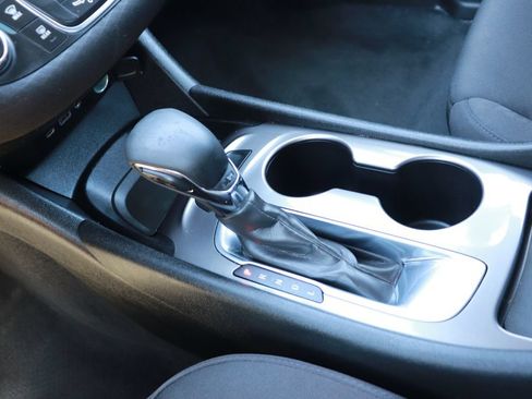 Used 2022 Chevrolet Malibu LS FWD image 15