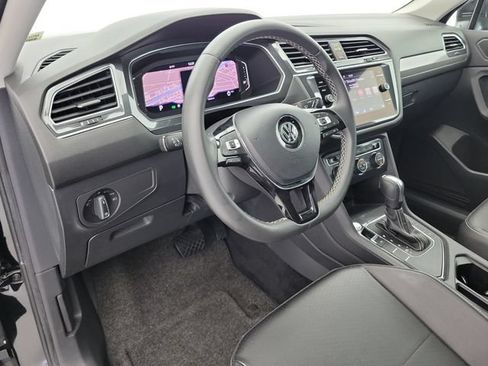 Used 2021 Volkswagen Tiguan SEL FWD image 21