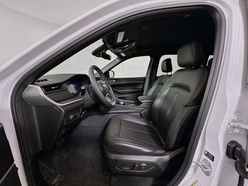 New 2026 Jeep Grand Cherokee Limited image 10