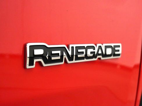 Used 2021 Jeep Renegade Latitude AWD/4WD image 9