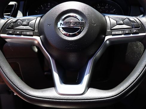 Used 2019 Nissan Rogue Sport SV FWD image 53